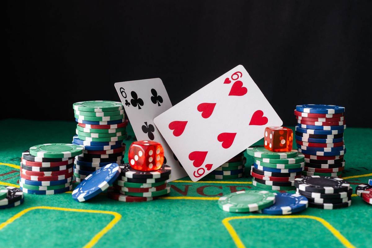 Slots Royale APK کیسینو میں پوکر گیمز